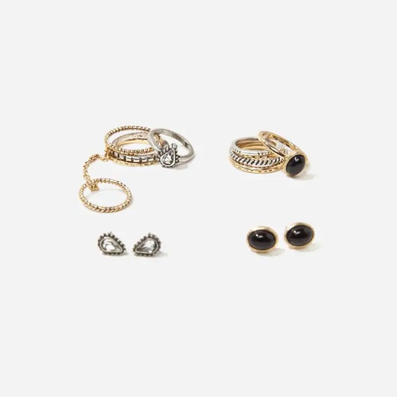 BRAND NEW Stud Earrings & Rings Set - Picture 1 of 2